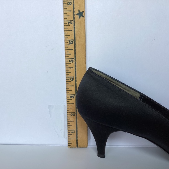 2/$60 Bonwit Teller Dress Pumps. Size: 8 1/2 M Color: Black - - Picture 10 of 10